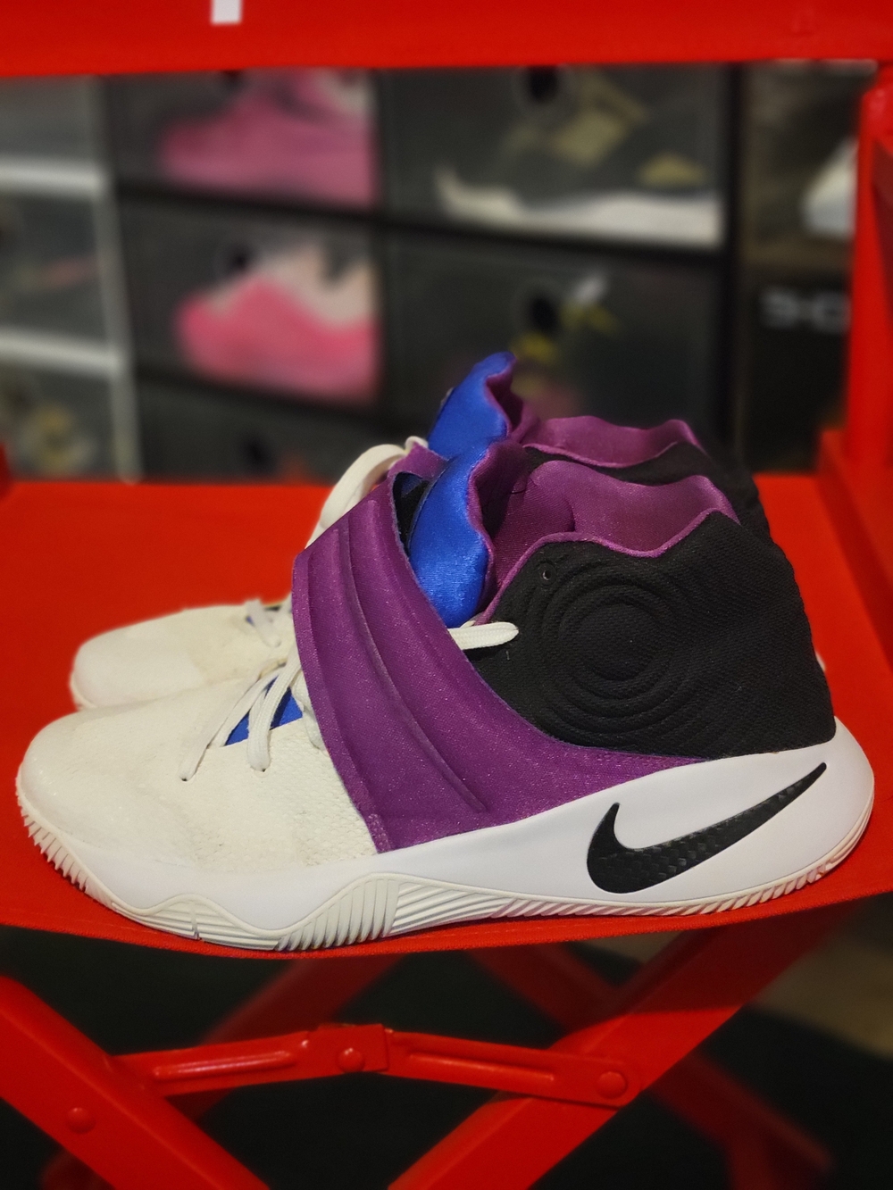 Nike Kyrie Hyrache Purple & White Basketball Shoes Size 11.5